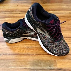 Brooks GTS Adrenaline 18 Sneakers Size 7. NWOT!